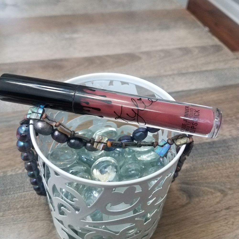 Kylie Cosmetics Liquid Matte Lipstick - Posie K